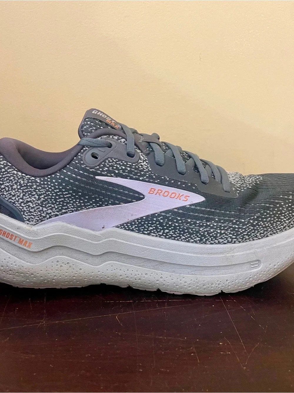 Brooks Ghost Max 2 Womens Running Shoes Ebony Grey Lilac 1204201B005 Size 8